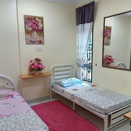 Gambang Homestay Banglomuslim Kuantan Exterior foto