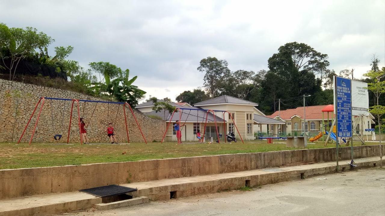 Gambang Homestay Banglomuslim Kuantan Exterior foto