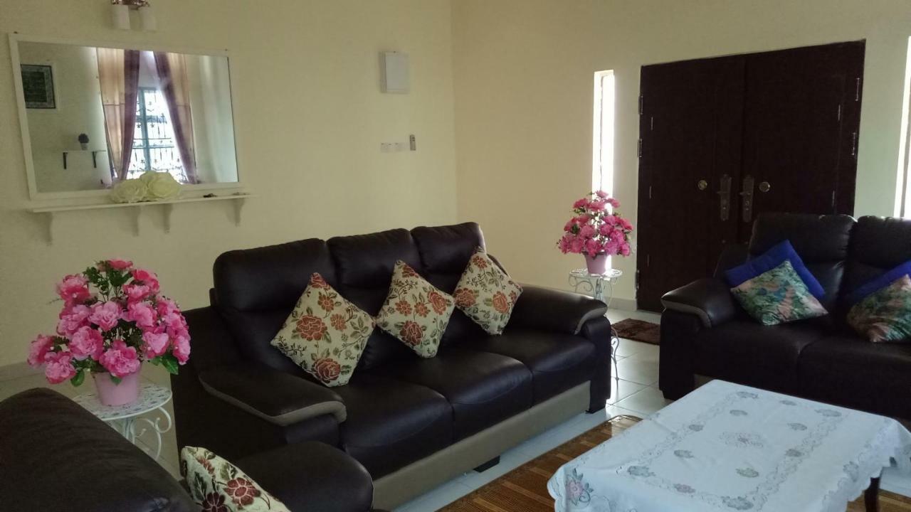 Gambang Homestay Banglomuslim Kuantan Exterior foto