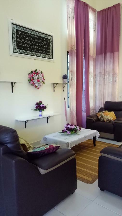Gambang Homestay Banglomuslim Kuantan Exterior foto
